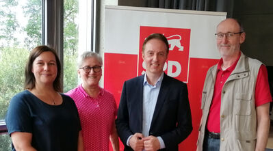 Iris Pohl-Mattern, Uschi Enzensperger, Macit Karaahmetoğlu und Lutz Enzensperger