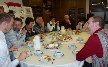 Jens Krauße (2.v.l.) bei der Adventsfeier